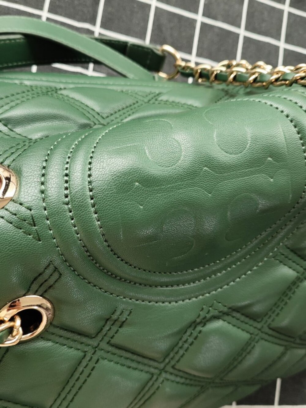 Tory Burch Fleming Collection Green Quilted Chain Bag - Picture 4 of 5